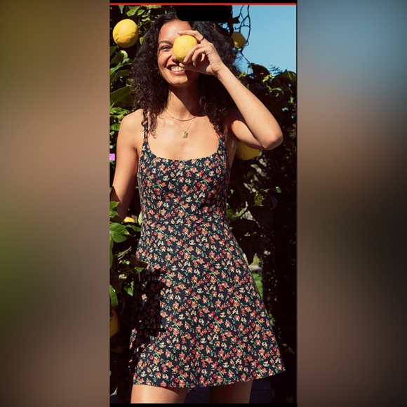 Old Navy Dresses & Skirts - Old Navy Floral Mini Dress